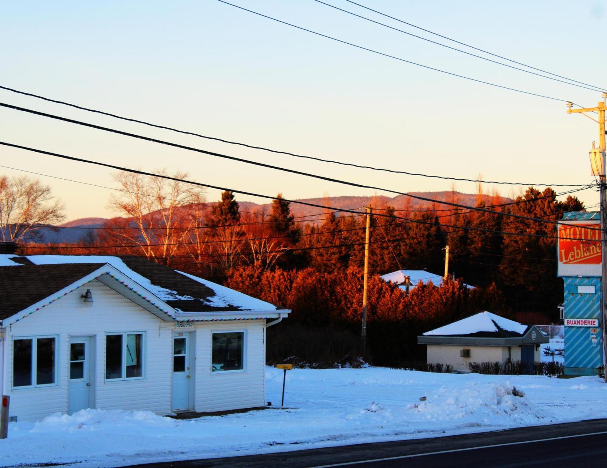 Motel Leblanc Carleton-sur-Mer 外观 照片